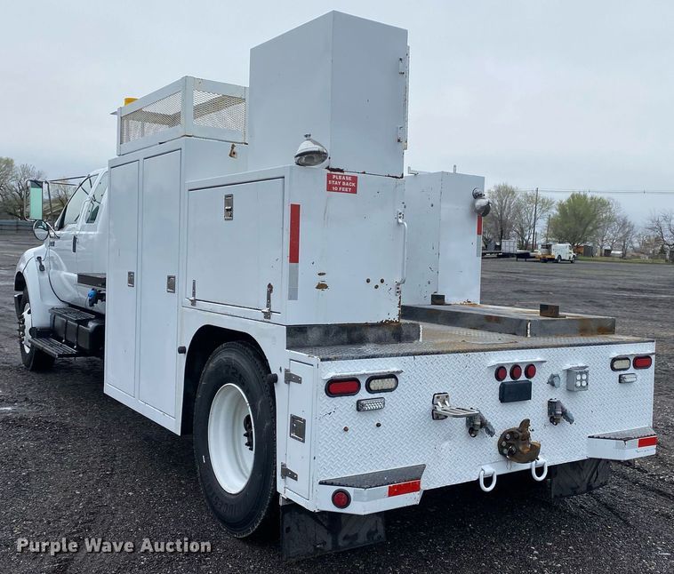 image for item KB9520 2011 Ford F750 Super Duty  utility / service truck