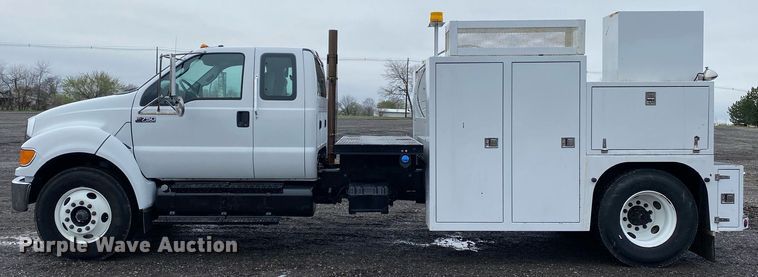 image for item KB9520 2011 Ford F750 Super Duty  utility / service truck