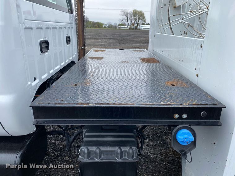 image for item KB9520 2011 Ford F750 Super Duty  utility / service truck