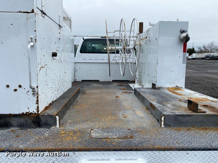 image for item KB9520 2011 Ford F750 Super Duty  utility / service truck