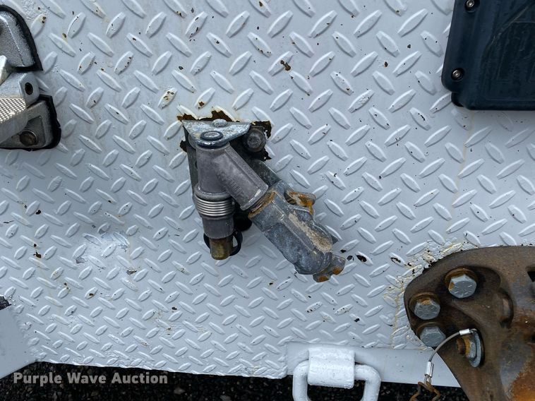 image for item KB9520 2011 Ford F750 Super Duty  utility / service truck