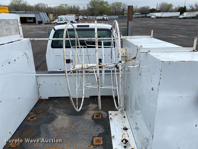 image for item KB9520 2011 Ford F750 Super Duty  utility / service truck