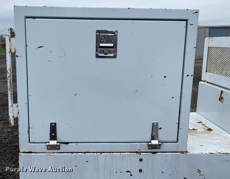 image for item KB9520 2011 Ford F750 Super Duty  utility / service truck