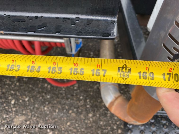 image for item KB9520 2011 Ford F750 Super Duty  utility / service truck