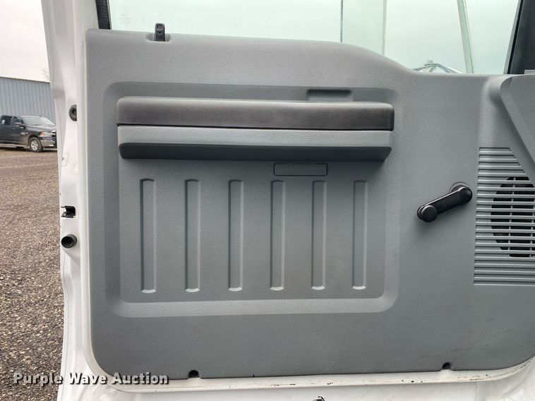 image for item KB9520 2011 Ford F750 Super Duty  utility / service truck