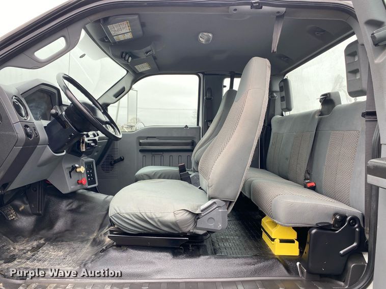 image for item KB9520 2011 Ford F750 Super Duty  utility / service truck