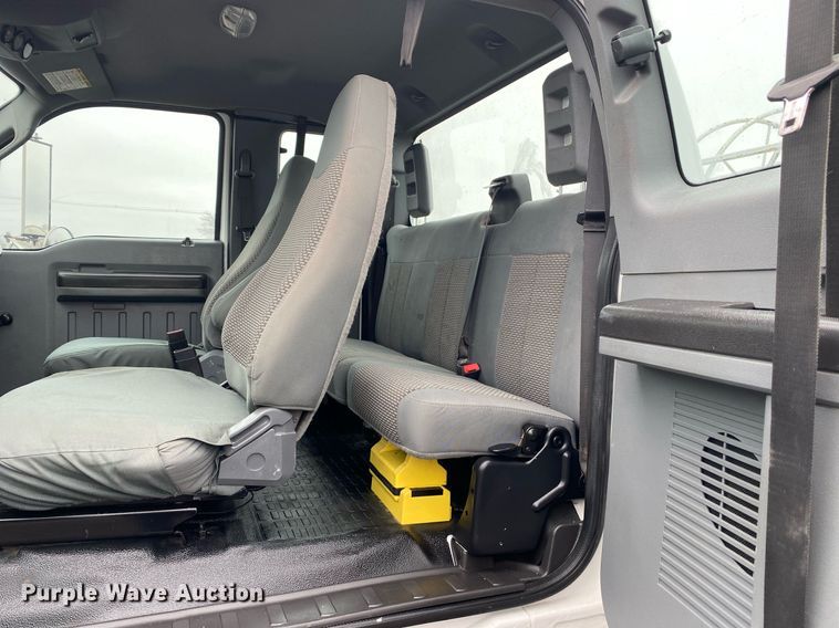 image for item KB9520 2011 Ford F750 Super Duty  utility / service truck