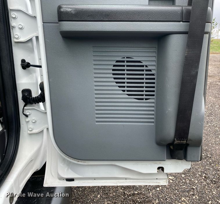 image for item KB9520 2011 Ford F750 Super Duty  utility / service truck