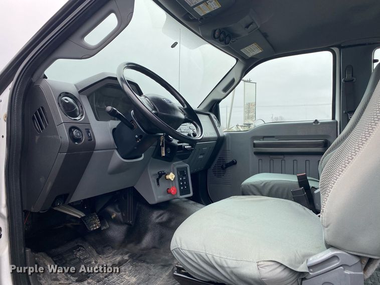 image for item KB9520 2011 Ford F750 Super Duty  utility / service truck