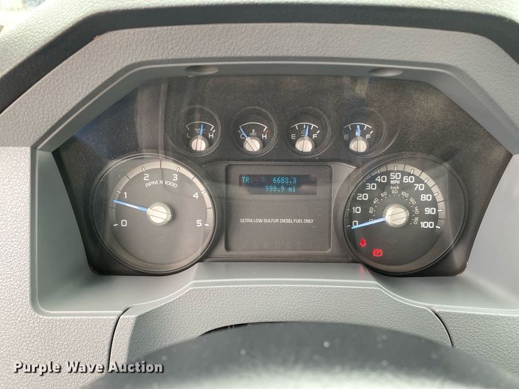 image for item KB9520 2011 Ford F750 Super Duty  utility / service truck