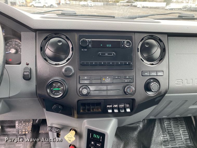 image for item KB9520 2011 Ford F750 Super Duty  utility / service truck