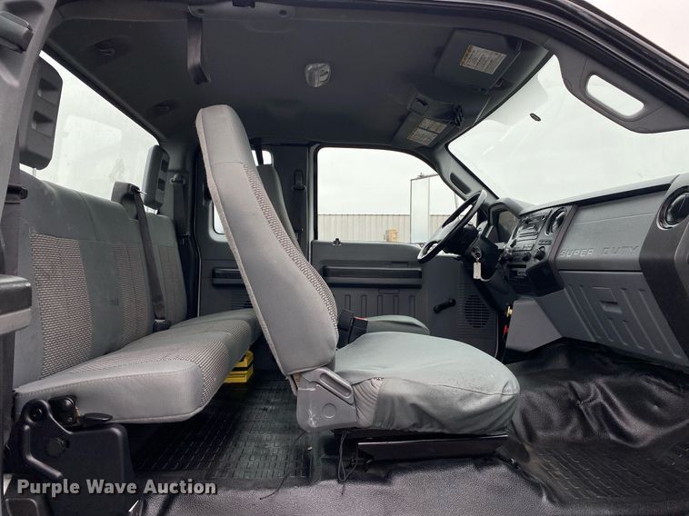 image for item KB9520 2011 Ford F750 Super Duty  utility / service truck