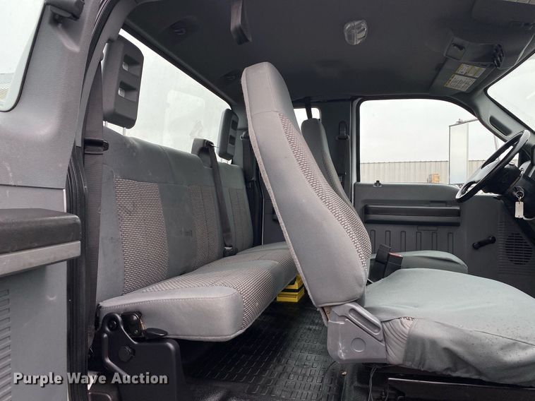 image for item KB9520 2011 Ford F750 Super Duty  utility / service truck