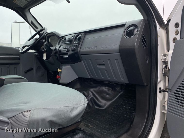 image for item KB9520 2011 Ford F750 Super Duty  utility / service truck