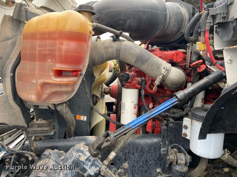 image for item KB9520 2011 Ford F750 Super Duty  utility / service truck