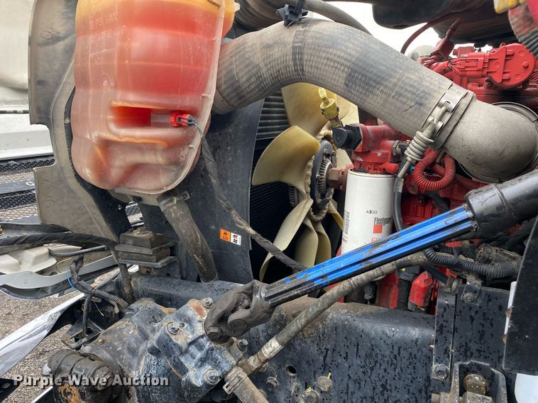 image for item KB9520 2011 Ford F750 Super Duty  utility / service truck