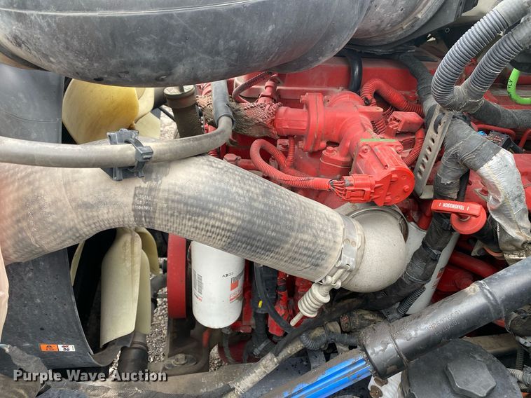 image for item KB9520 2011 Ford F750 Super Duty  utility / service truck