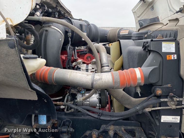 image for item KB9520 2011 Ford F750 Super Duty  utility / service truck