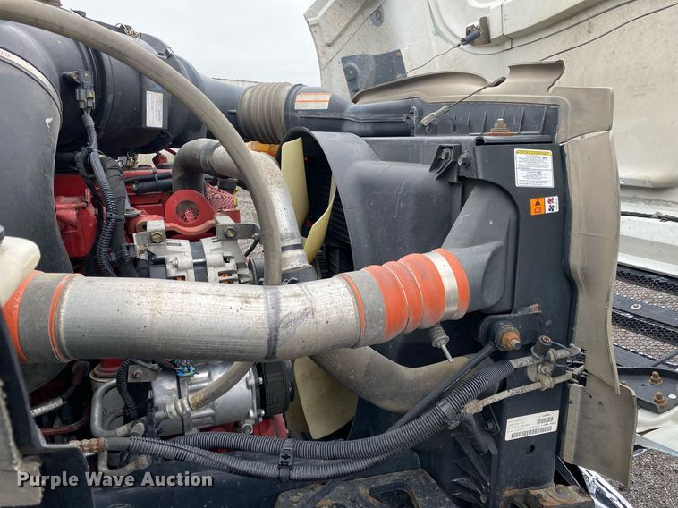 image for item KB9520 2011 Ford F750 Super Duty  utility / service truck