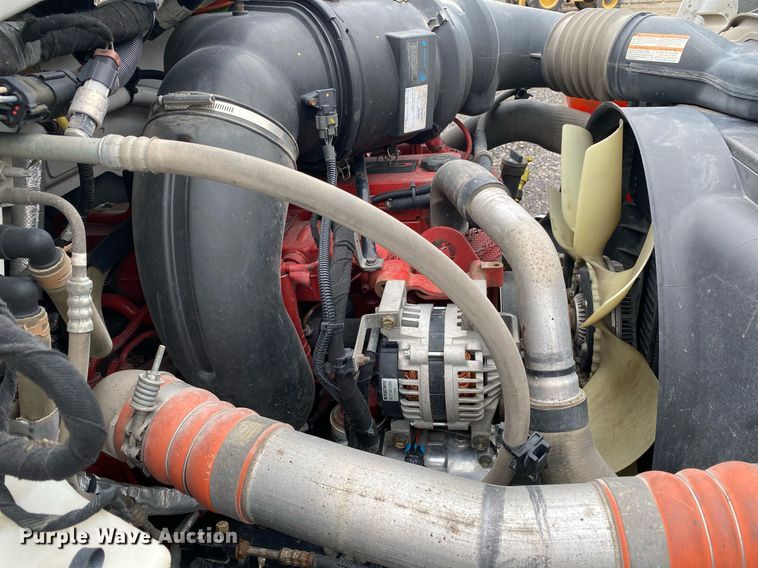 image for item KB9520 2011 Ford F750 Super Duty  utility / service truck