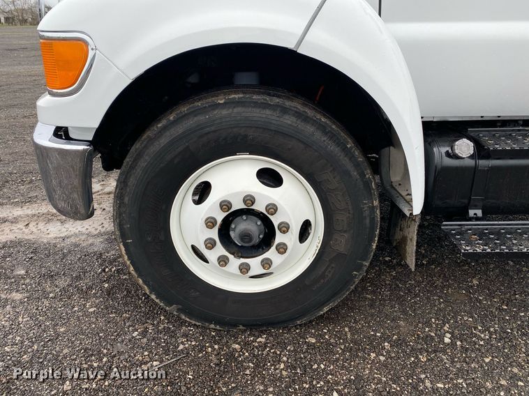 image for item KB9520 2011 Ford F750 Super Duty  utility / service truck