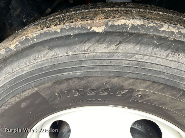 image for item KB9520 2011 Ford F750 Super Duty  utility / service truck