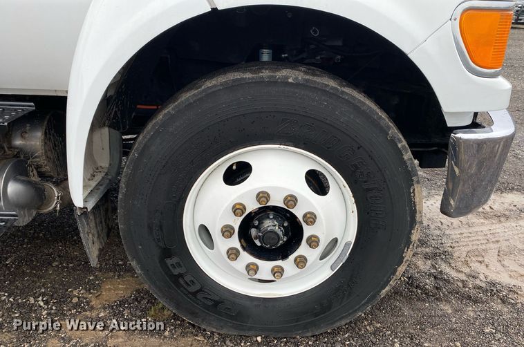 image for item KB9520 2011 Ford F750 Super Duty  utility / service truck