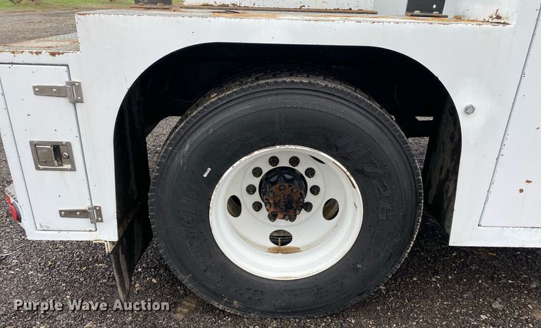 image for item KB9520 2011 Ford F750 Super Duty  utility / service truck