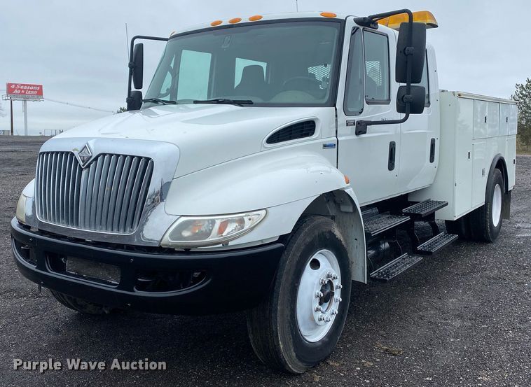 image for item KB9522 2008 International 4300 SBA  crew cab utility / service truck