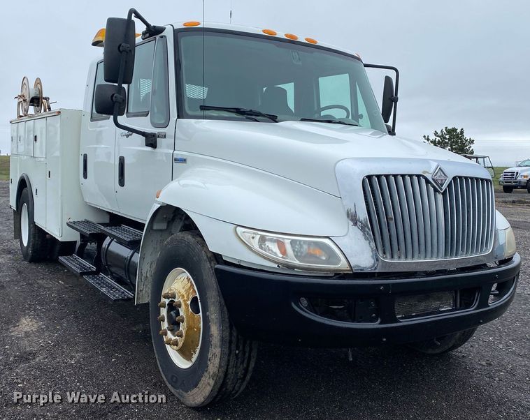 image for item KB9522 2008 International 4300 SBA  crew cab utility / service truck