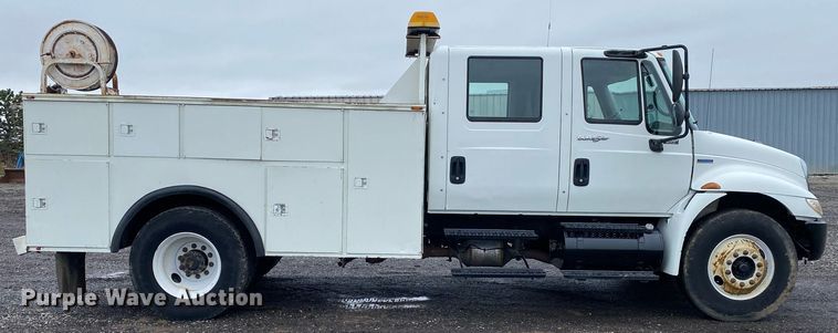 image for item KB9522 2008 International 4300 SBA  crew cab utility / service truck