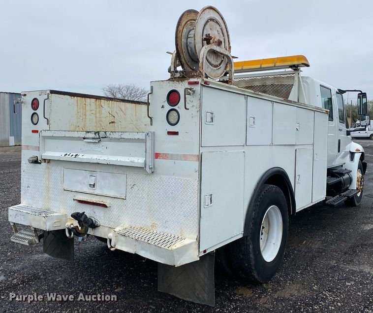 image for item KB9522 2008 International 4300 SBA  crew cab utility / service truck