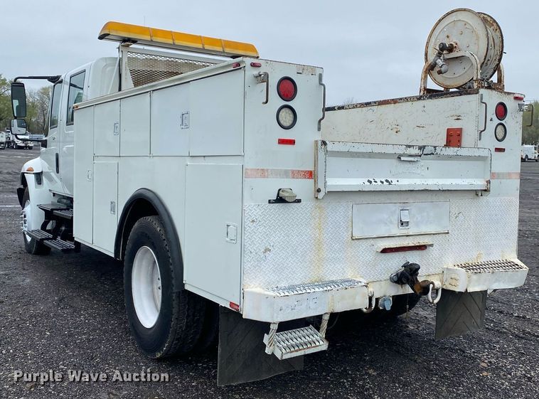 image for item KB9522 2008 International 4300 SBA  crew cab utility / service truck