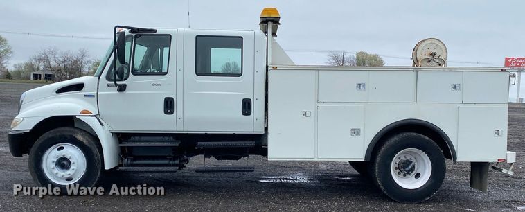 image for item KB9522 2008 International 4300 SBA  crew cab utility / service truck
