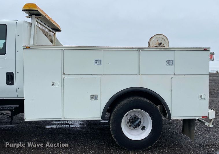 image for item KB9522 2008 International 4300 SBA  crew cab utility / service truck