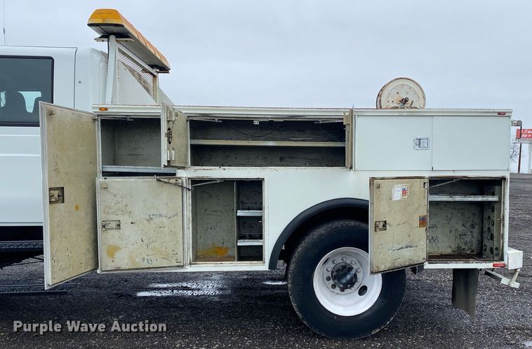 image for item KB9522 2008 International 4300 SBA  crew cab utility / service truck