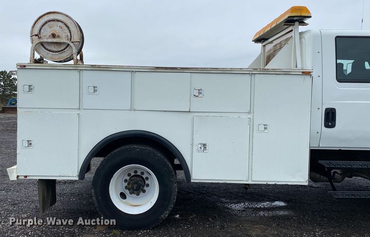 image for item KB9522 2008 International 4300 SBA  crew cab utility / service truck