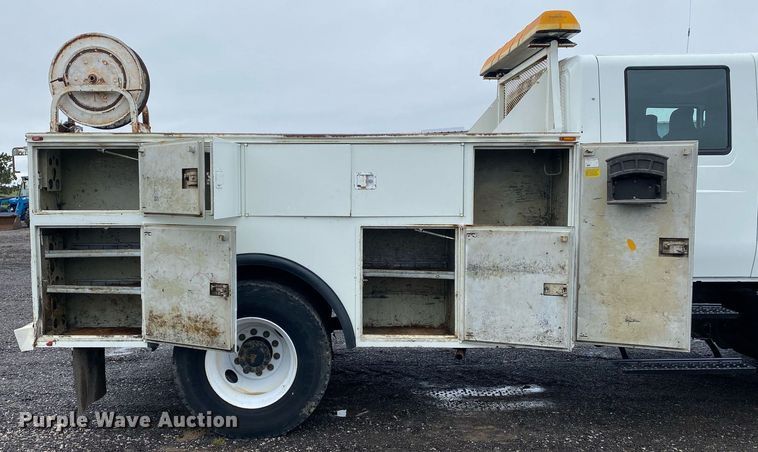 image for item KB9522 2008 International 4300 SBA  crew cab utility / service truck