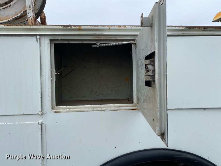 image for item KB9522 2008 International 4300 SBA  crew cab utility / service truck