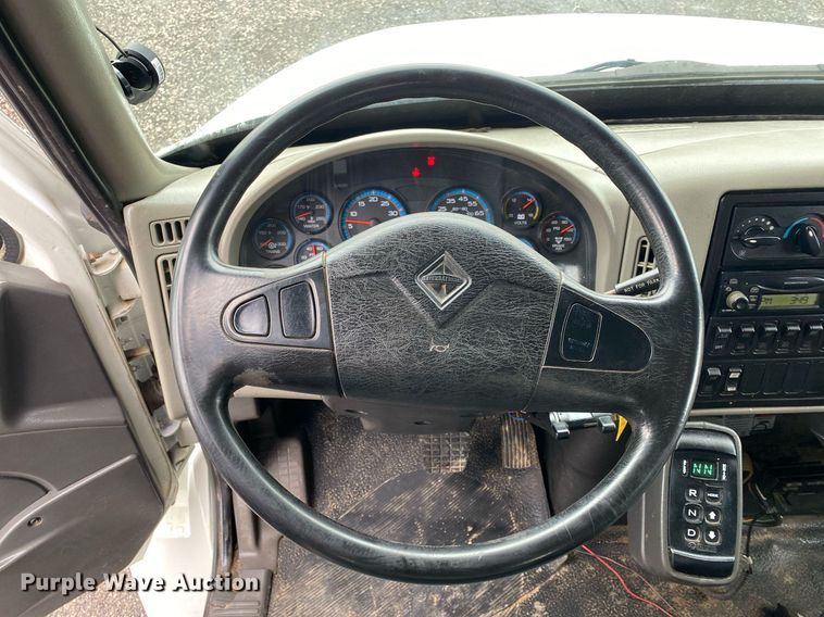 image for item KB9522 2008 International 4300 SBA  crew cab utility / service truck