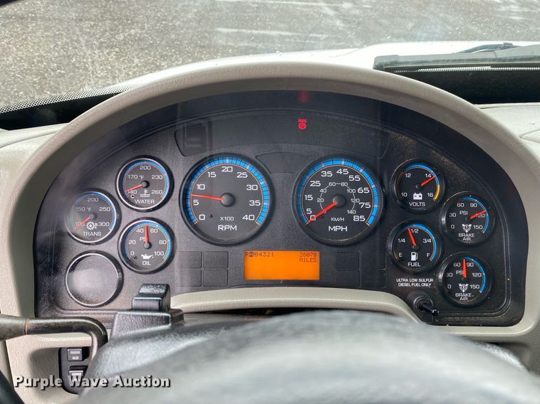 image for item KB9522 2008 International 4300 SBA  crew cab utility / service truck