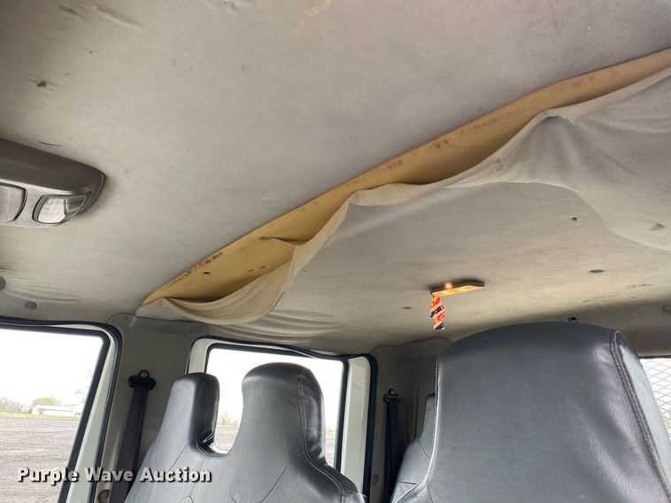 image for item KB9522 2008 International 4300 SBA  crew cab utility / service truck