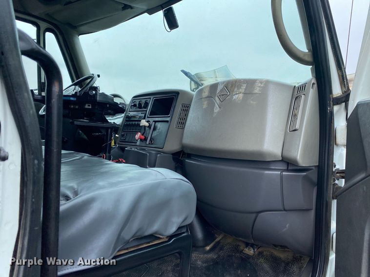 image for item KB9522 2008 International 4300 SBA  crew cab utility / service truck