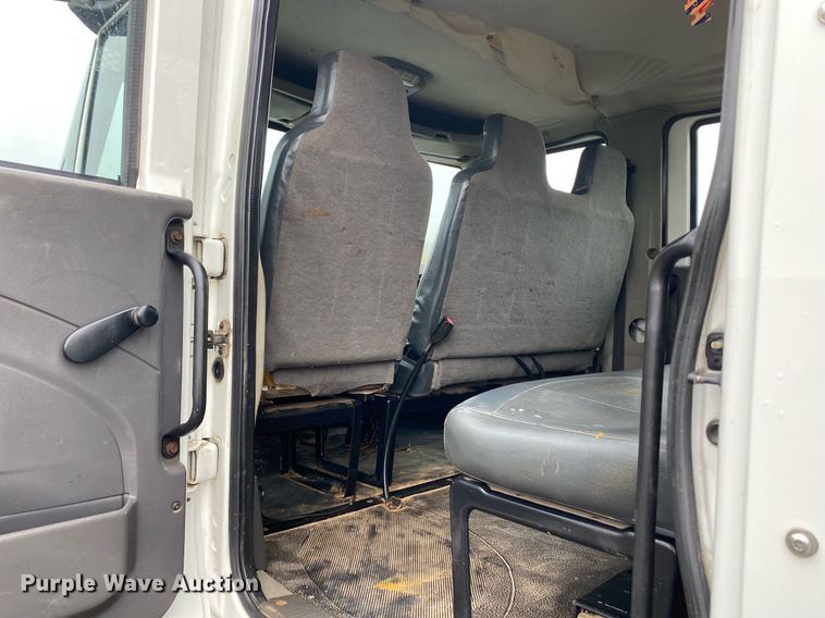 image for item KB9522 2008 International 4300 SBA  crew cab utility / service truck