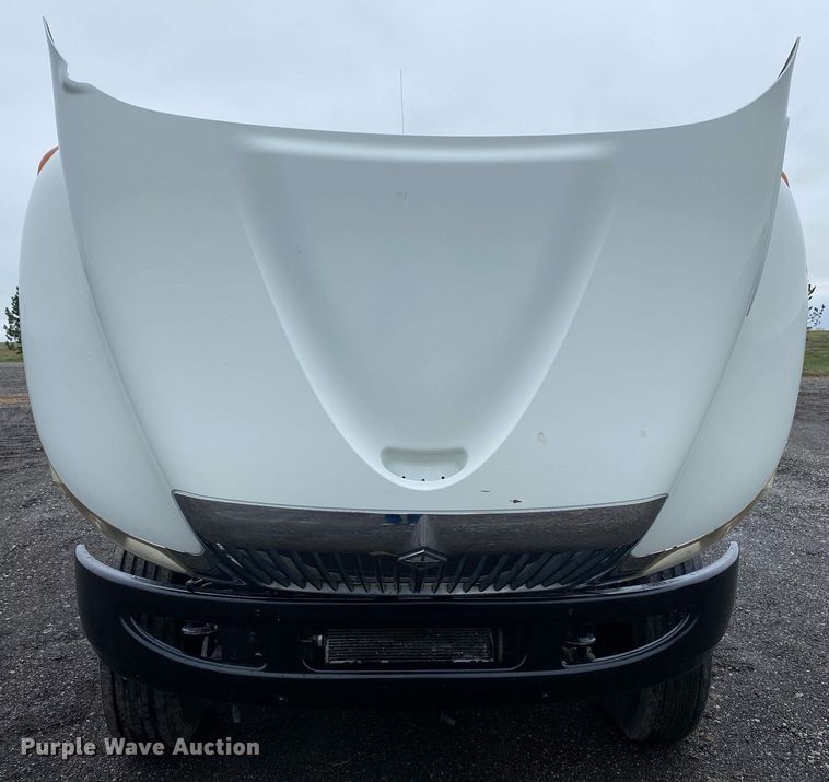 image for item KB9522 2008 International 4300 SBA  crew cab utility / service truck