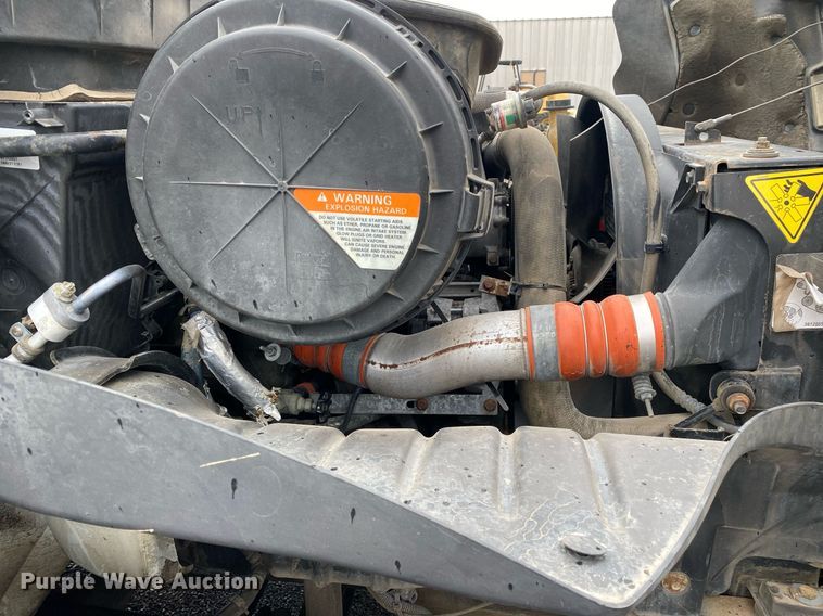 image for item KB9522 2008 International 4300 SBA  crew cab utility / service truck