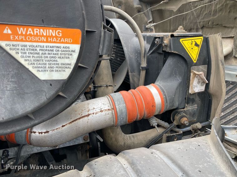 image for item KB9522 2008 International 4300 SBA  crew cab utility / service truck