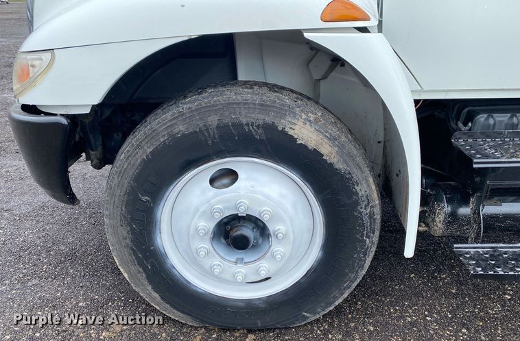 image for item KB9522 2008 International 4300 SBA  crew cab utility / service truck