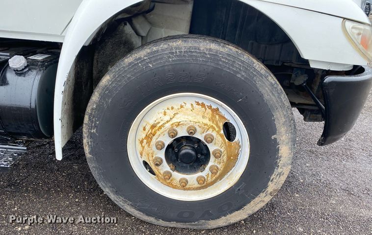 image for item KB9522 2008 International 4300 SBA  crew cab utility / service truck