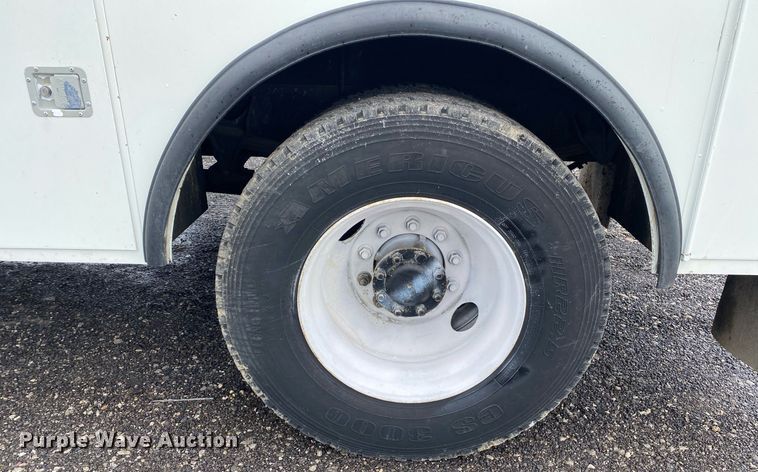 image for item KB9522 2008 International 4300 SBA  crew cab utility / service truck